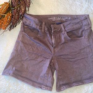 Mid-rise jean shorts